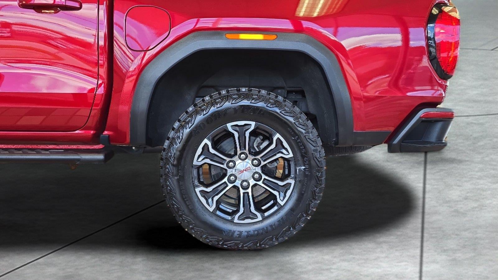 2023 GMC Canyon 4WD AT4