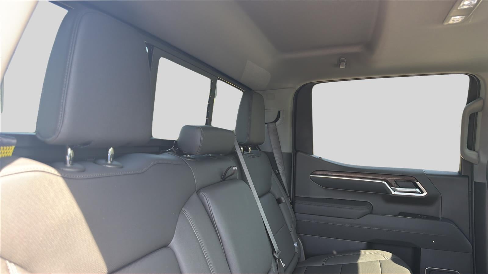 2026 GMC Sierra 1500 SLT - Photo 21