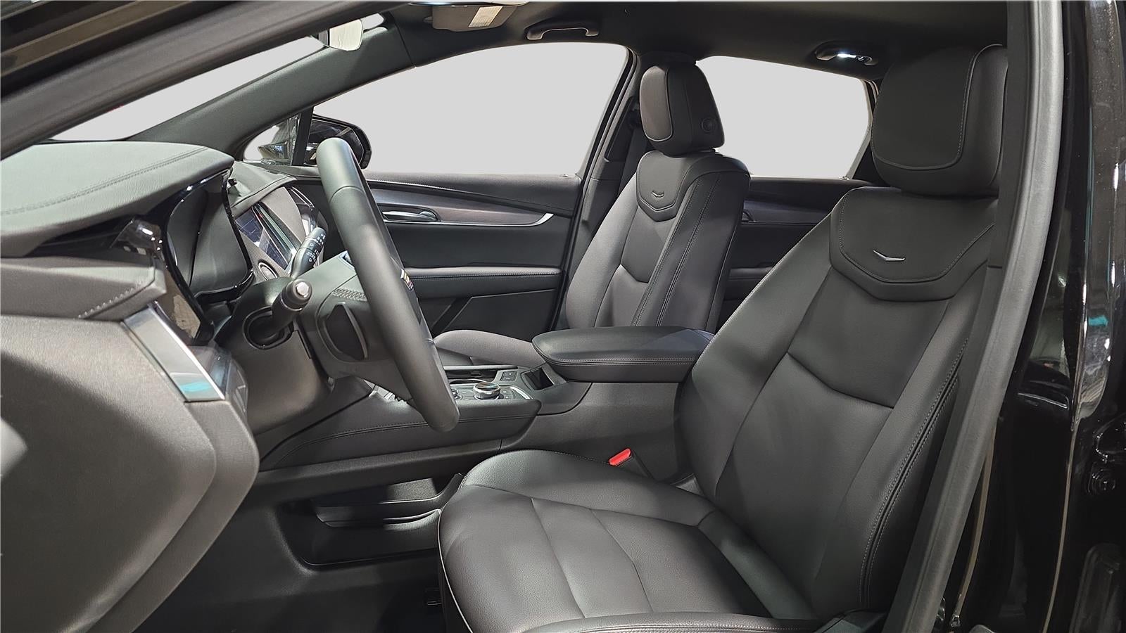 2025 Cadillac XT5 Luxury