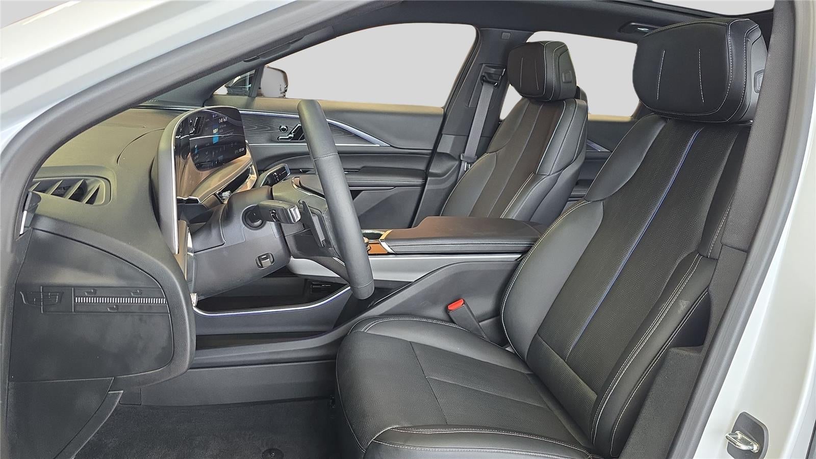 2024 Cadillac LYRIQ Luxury 1