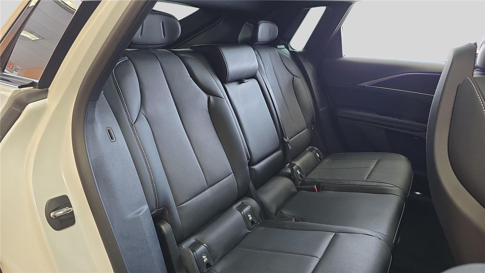 2024 Cadillac LYRIQ Luxury 1