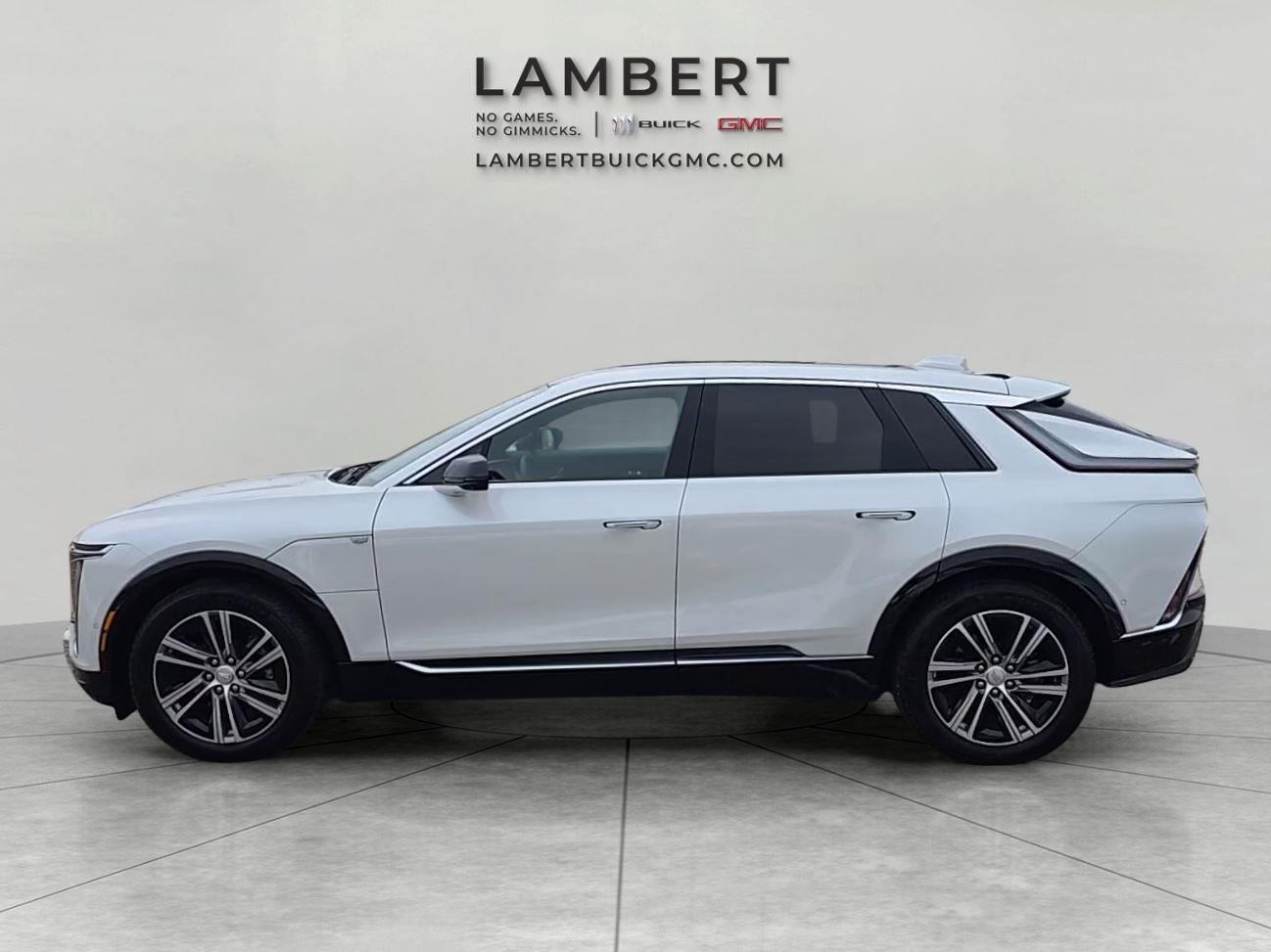 2024 Cadillac LYRIQ Luxury 1