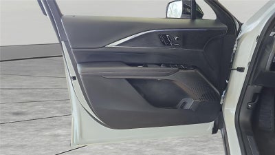 2024 Cadillac LYRIQ Luxury 1