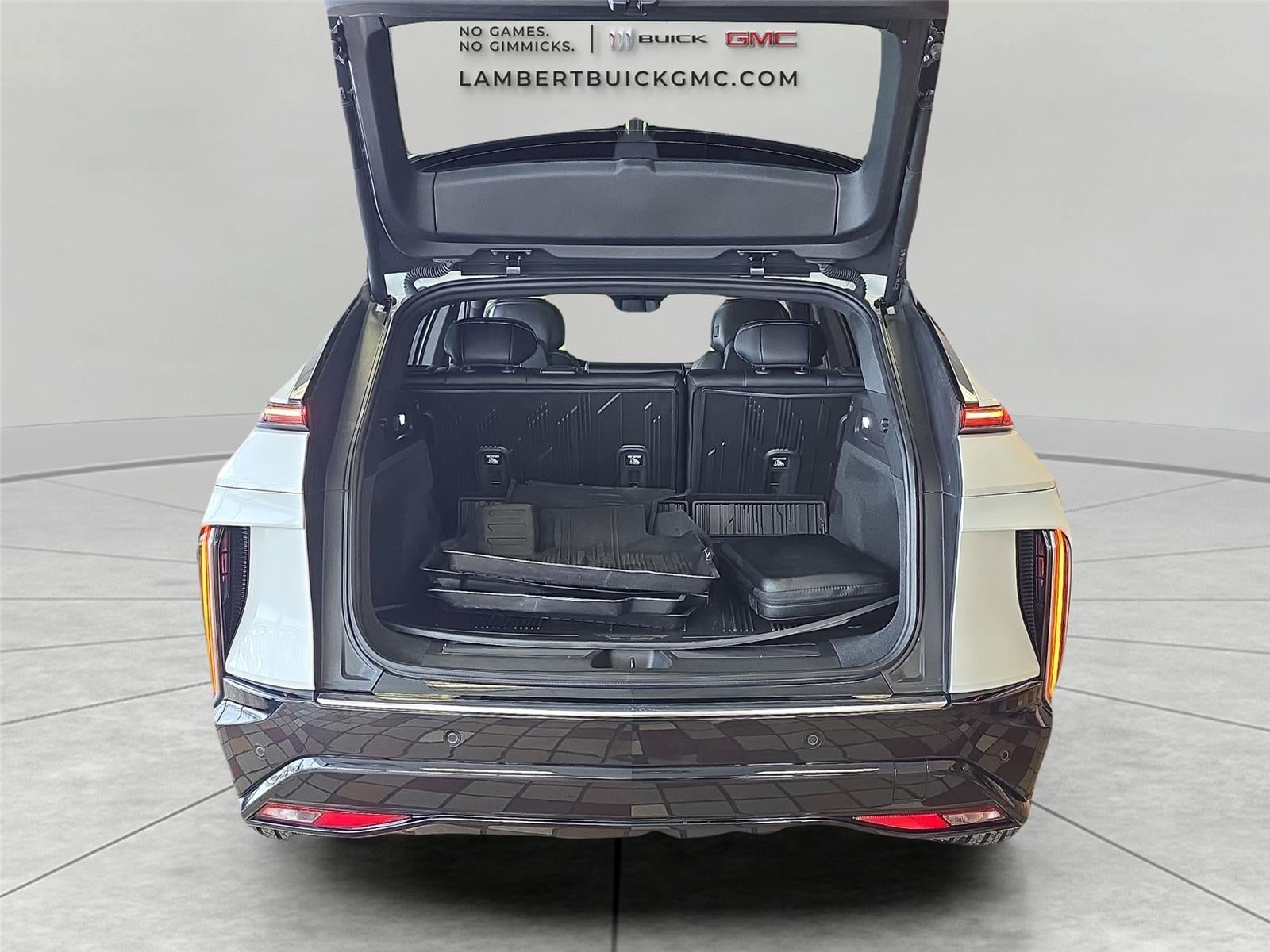 2024 Cadillac LYRIQ Luxury 1