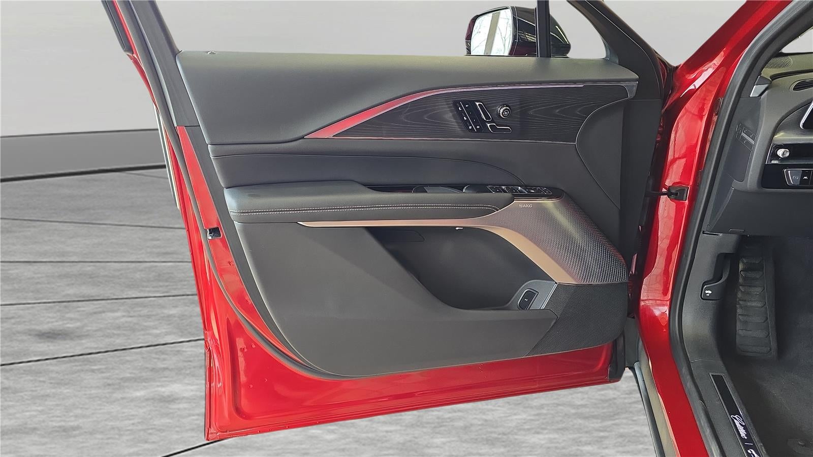2025 Cadillac LYRIQ Luxury 3