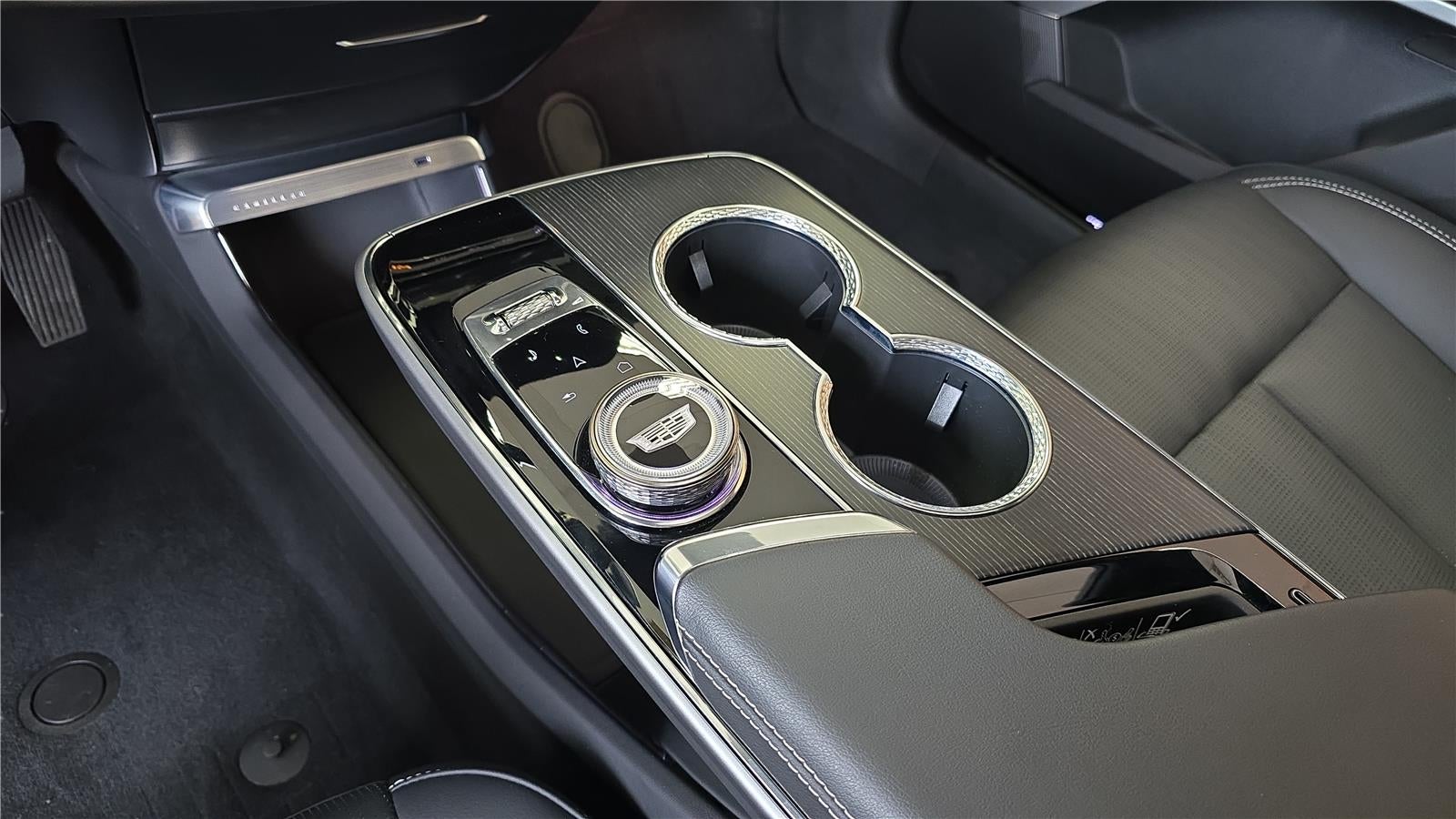 2025 Cadillac LYRIQ Luxury 3