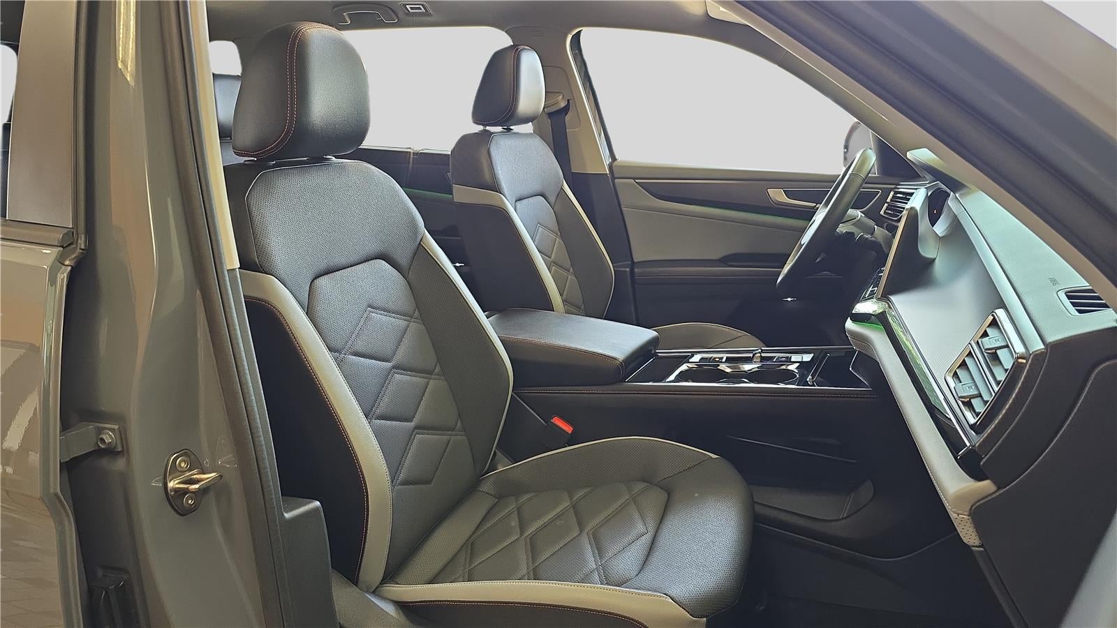 2024 Volkswagen Atlas 2.0T Peak Edition SE w/Technology
