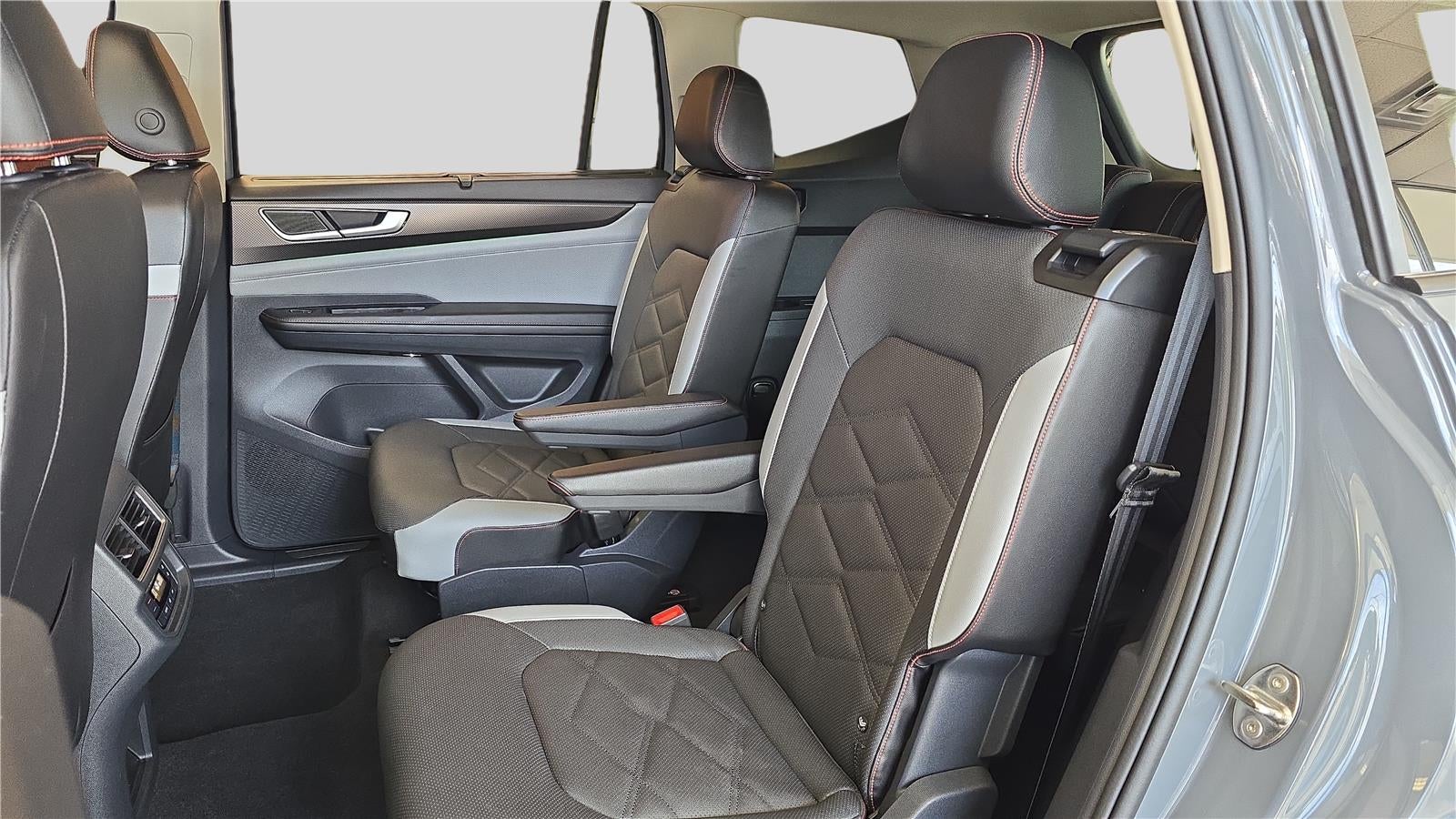 2024 Volkswagen Atlas 2.0T Peak Edition SE w/Technology