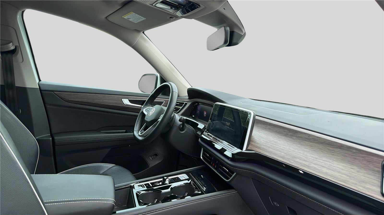 2025 Volkswagen Atlas 2.0T SEL Premium R-Line
