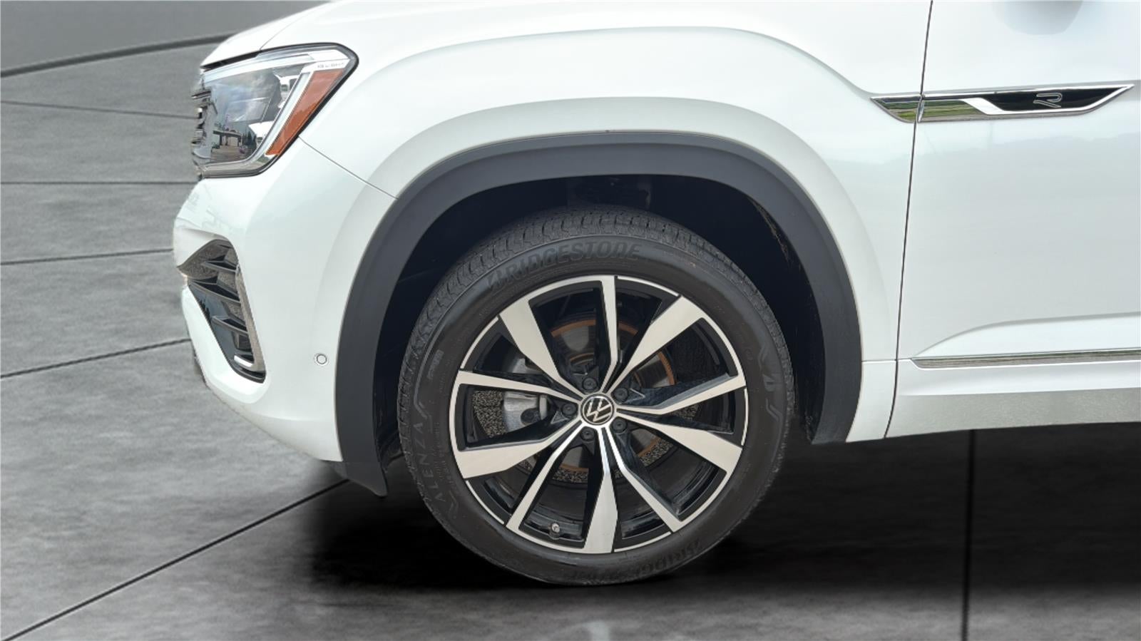 2025 Volkswagen Atlas 2.0T SEL Premium R-Line