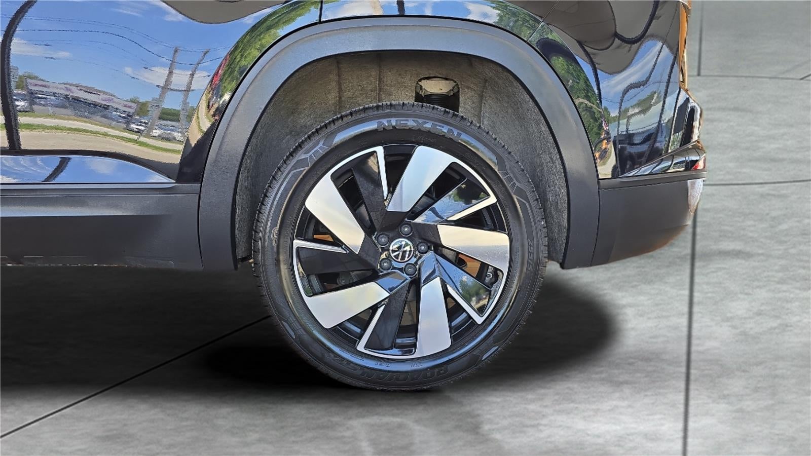 2024 Volkswagen Atlas Cross Sport 2.0T SE w/Technology