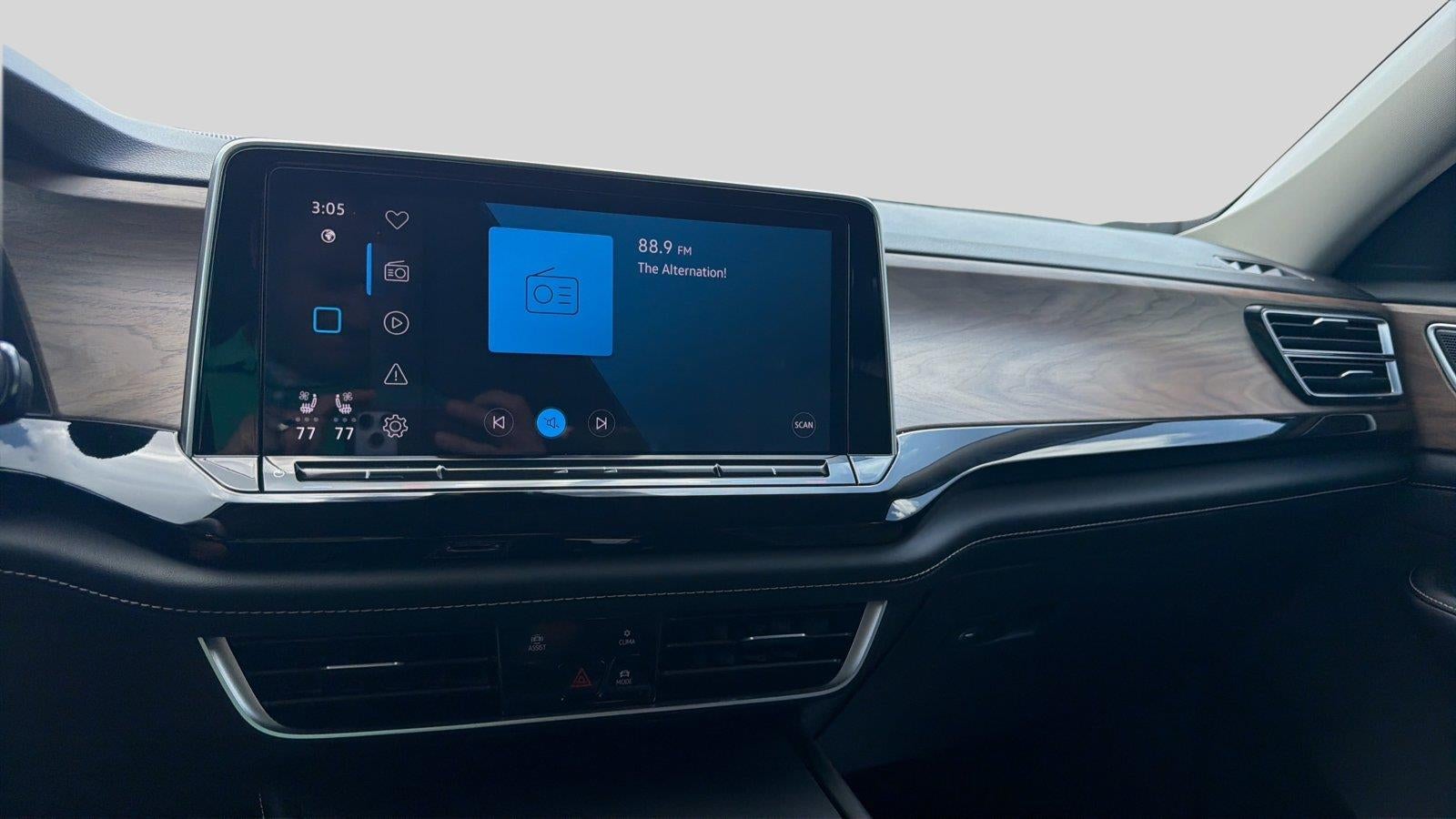 2024 Volkswagen Atlas 2.0T SE