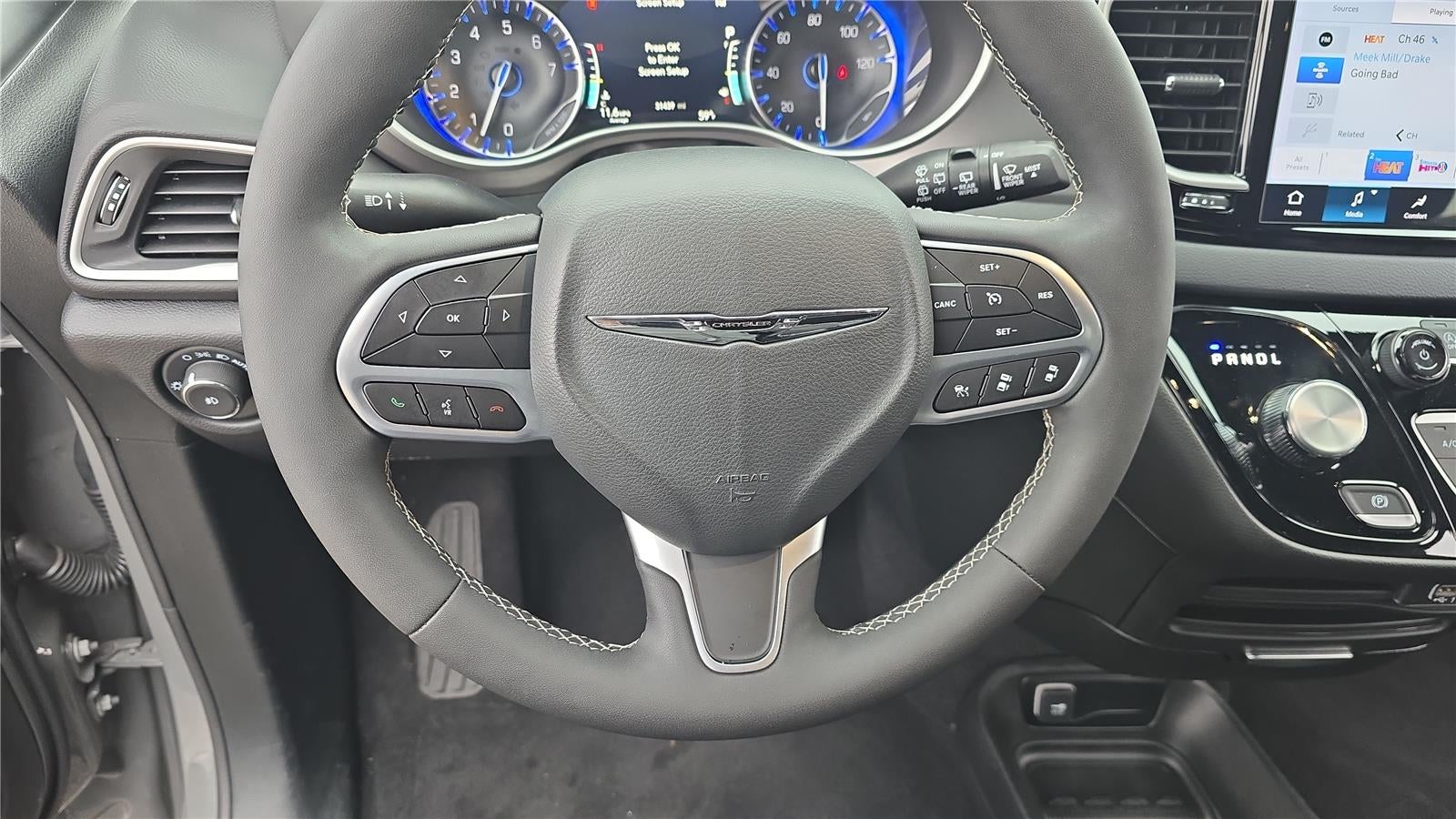 2025 Chrysler Pacifica Select