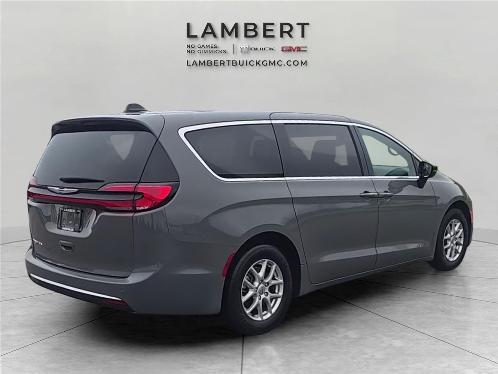 2025 Chrysler Pacifica Select
