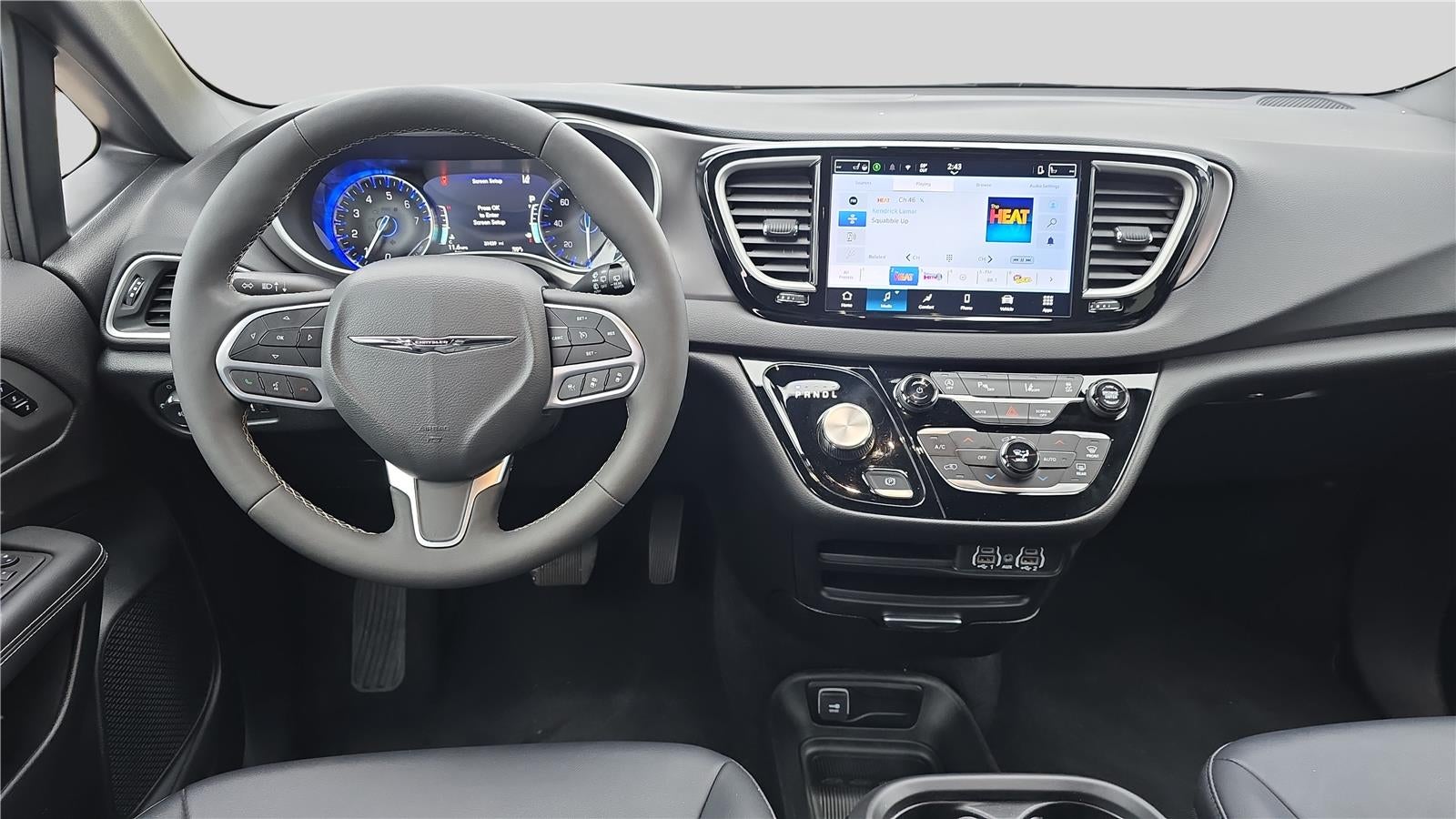 2025 Chrysler Pacifica Select