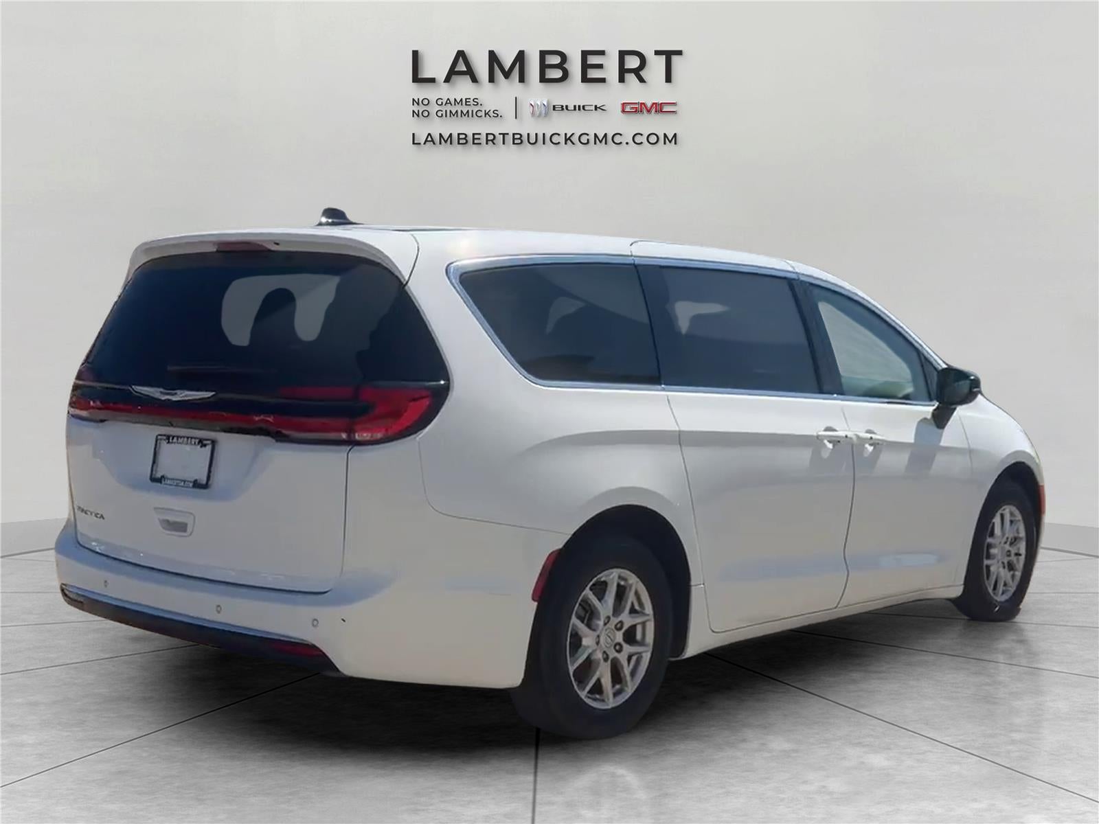 2025 Chrysler Pacifica Select