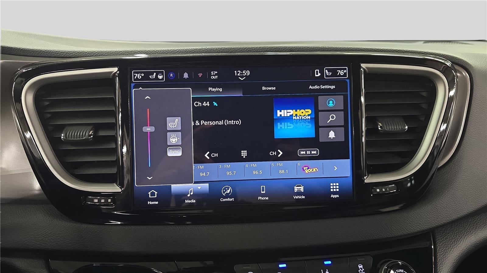 2025 Chrysler Pacifica Select
