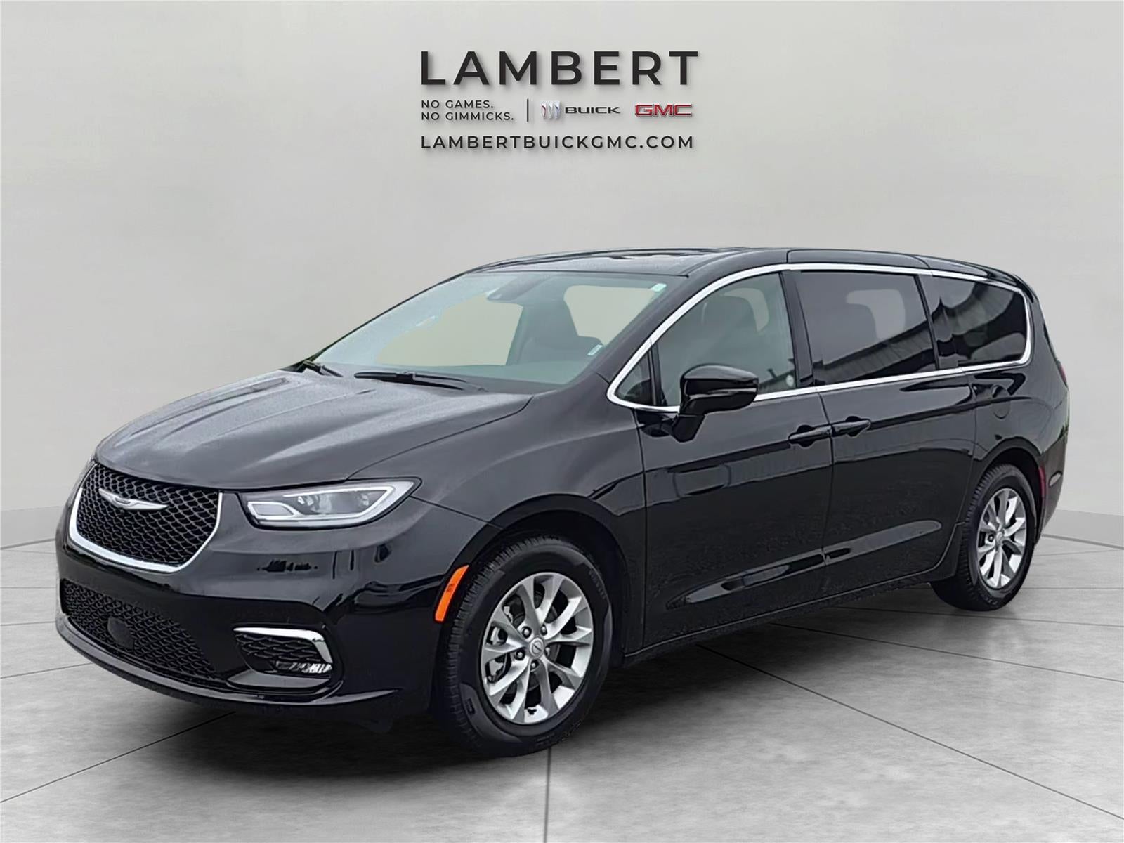 2026 Chrysler Pacifica Limited's photo