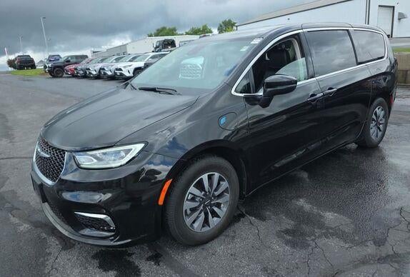 2023 Chrysler Pacifica Hybrid Touring L