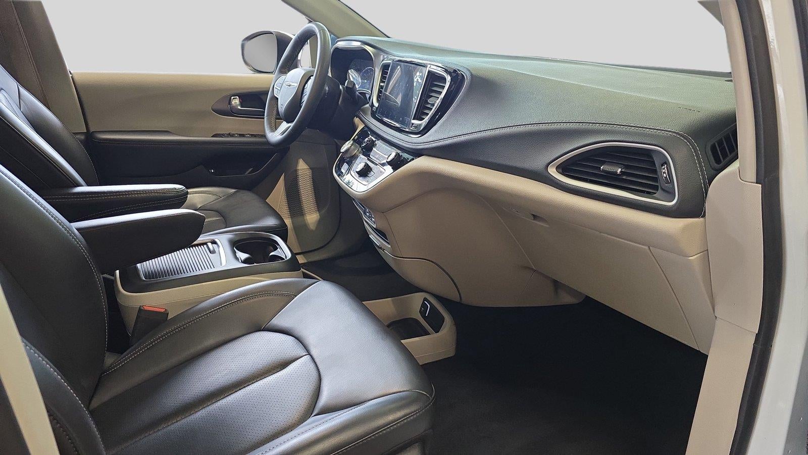 2023 Chrysler Pacifica Hybrid Touring L