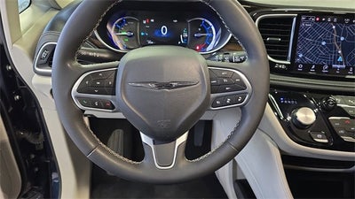 2022 Chrysler Pacifica Hybrid Limited