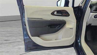 2022 Chrysler Pacifica Hybrid Limited