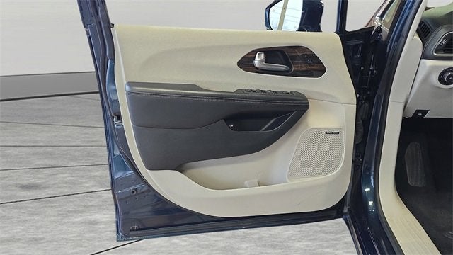 2022 Chrysler Pacifica Hybrid Limited