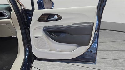 2022 Chrysler Pacifica Hybrid Limited