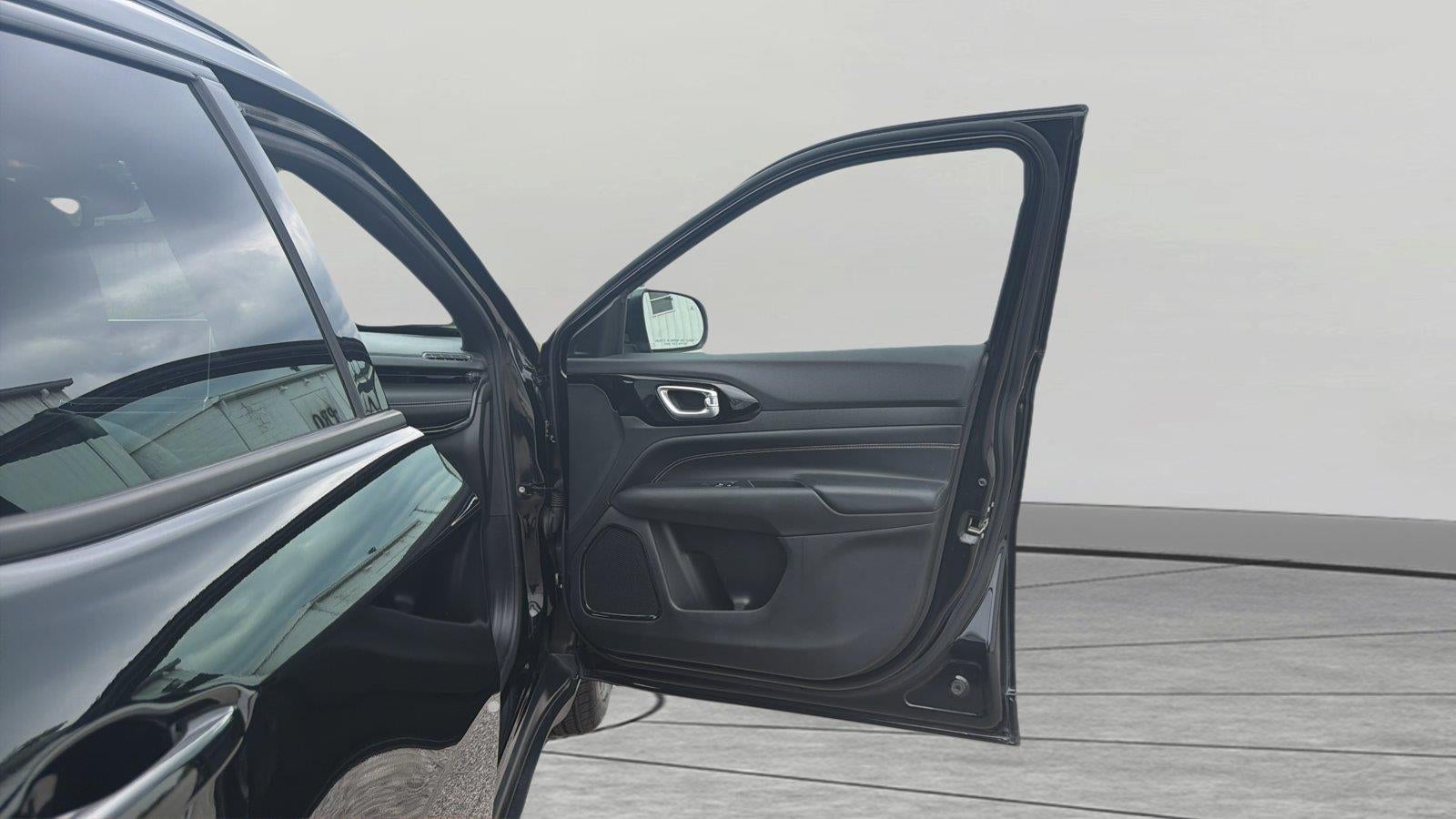 2023 Jeep Compass Altitude