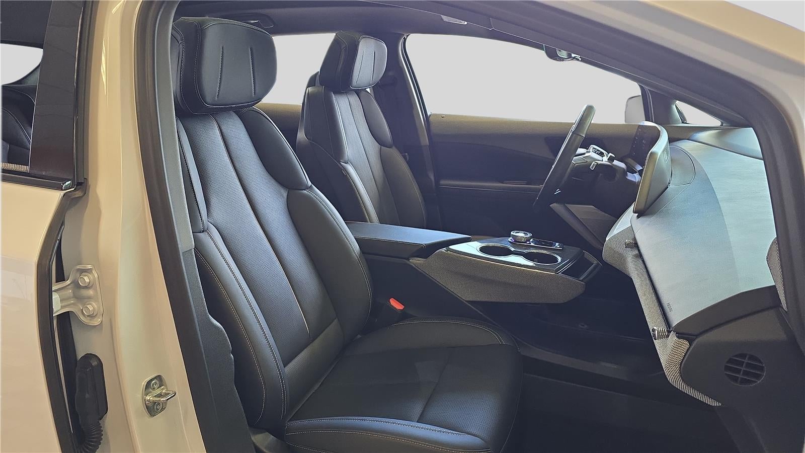 2025 Cadillac OPTIQ Luxury 2