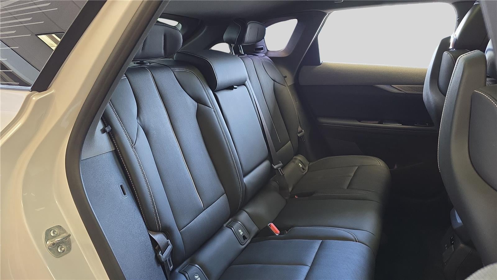 2025 Cadillac OPTIQ Luxury 2