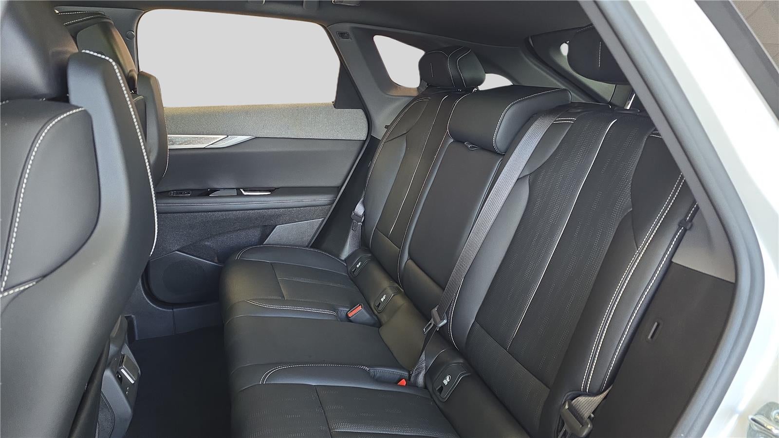 2025 Cadillac OPTIQ Luxury 2