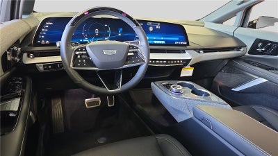 2025 Cadillac OPTIQ Luxury 2