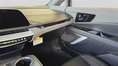 2025 Cadillac OPTIQ Luxury 2