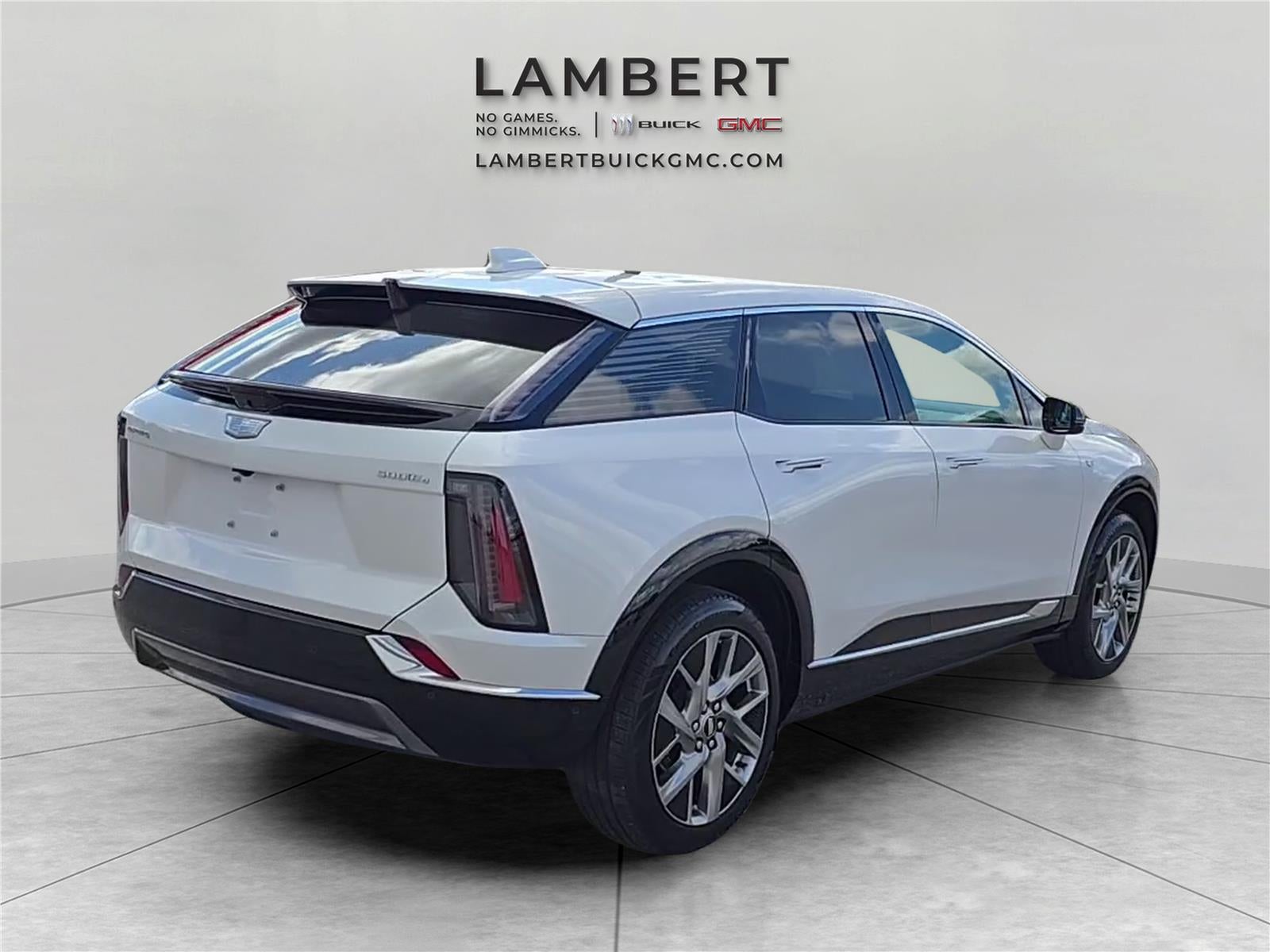 2025 Cadillac OPTIQ Luxury 2