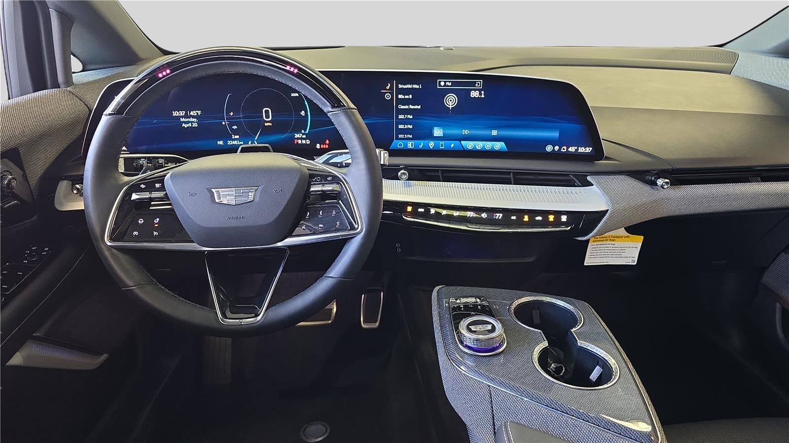 2025 Cadillac OPTIQ Luxury 2