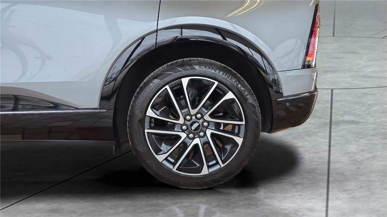 2025 Cadillac OPTIQ Sport 2