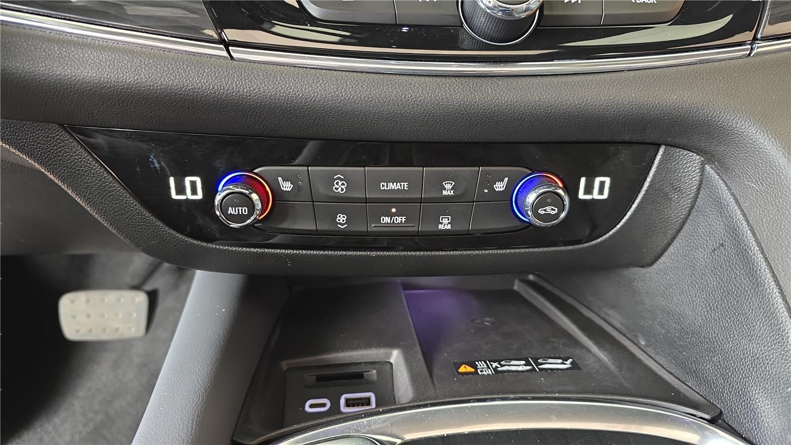 2024 Buick Enclave Essence