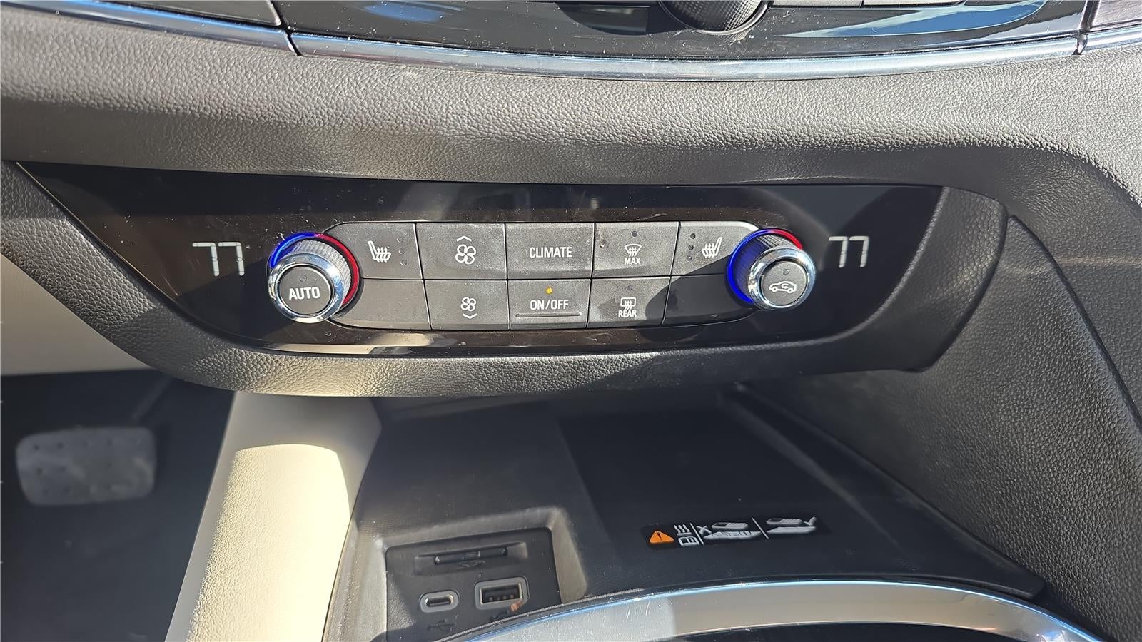 2023 Buick Enclave Essence