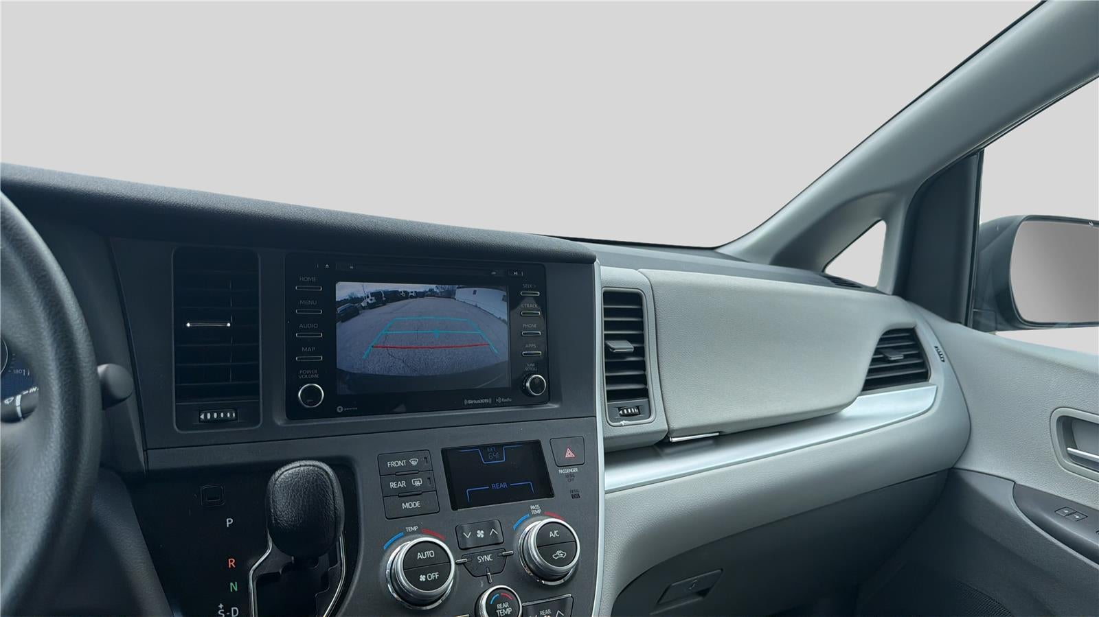 2020 TOYOTA TRUCK SIENNA LE