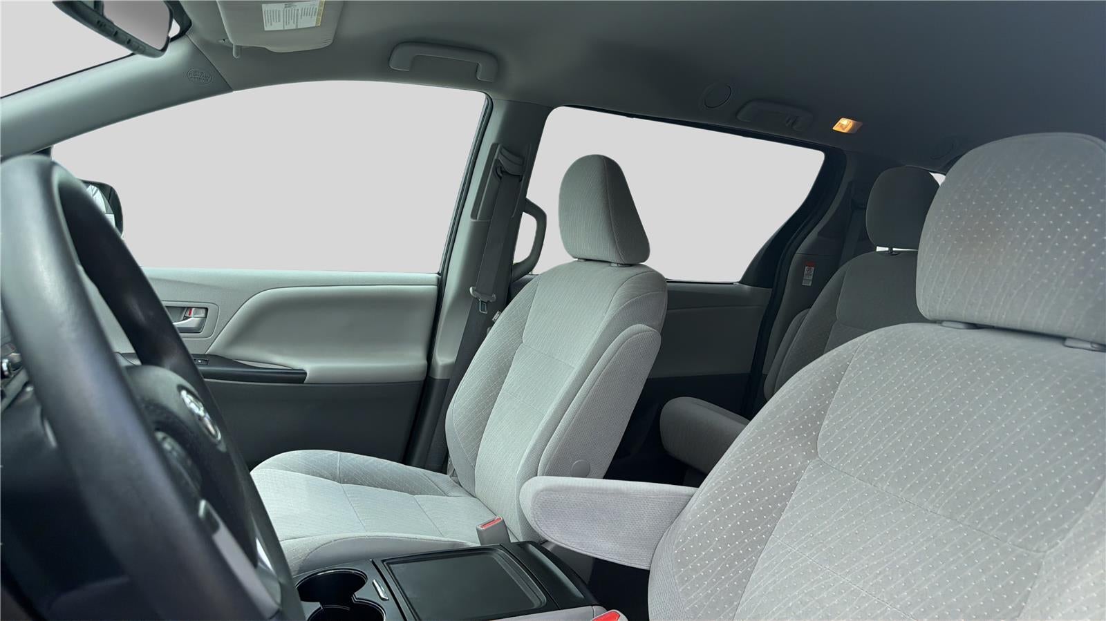 2020 TOYOTA TRUCK SIENNA LE