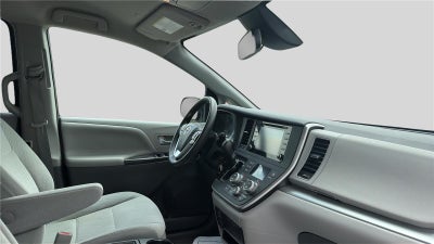 2020 TOYOTA TRUCK SIENNA LE
