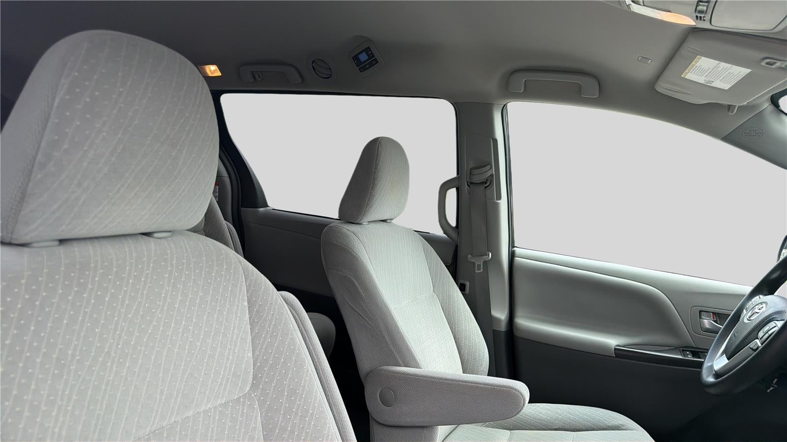 2020 TOYOTA TRUCK SIENNA LE
