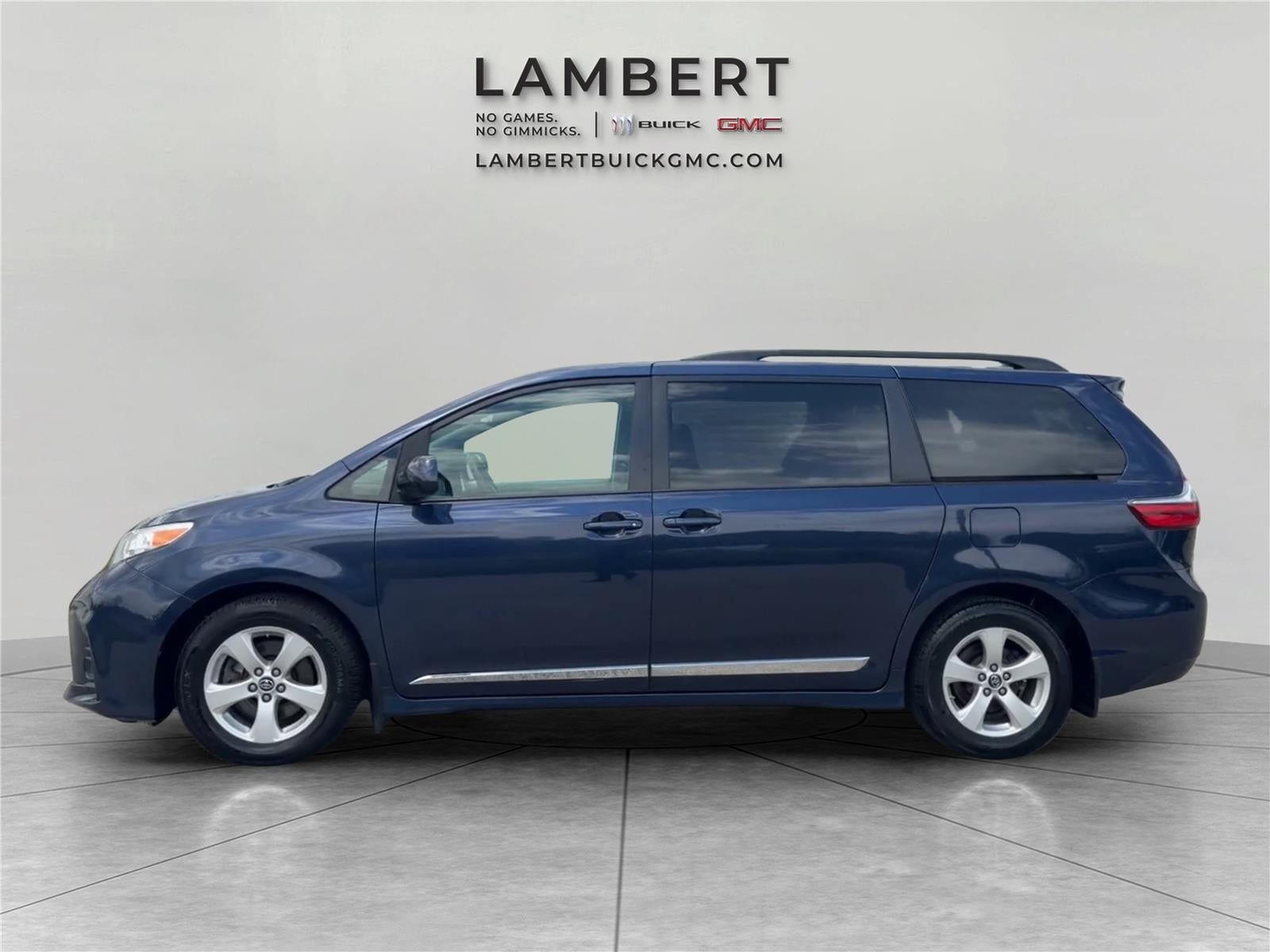 2020 TOYOTA TRUCK SIENNA LE