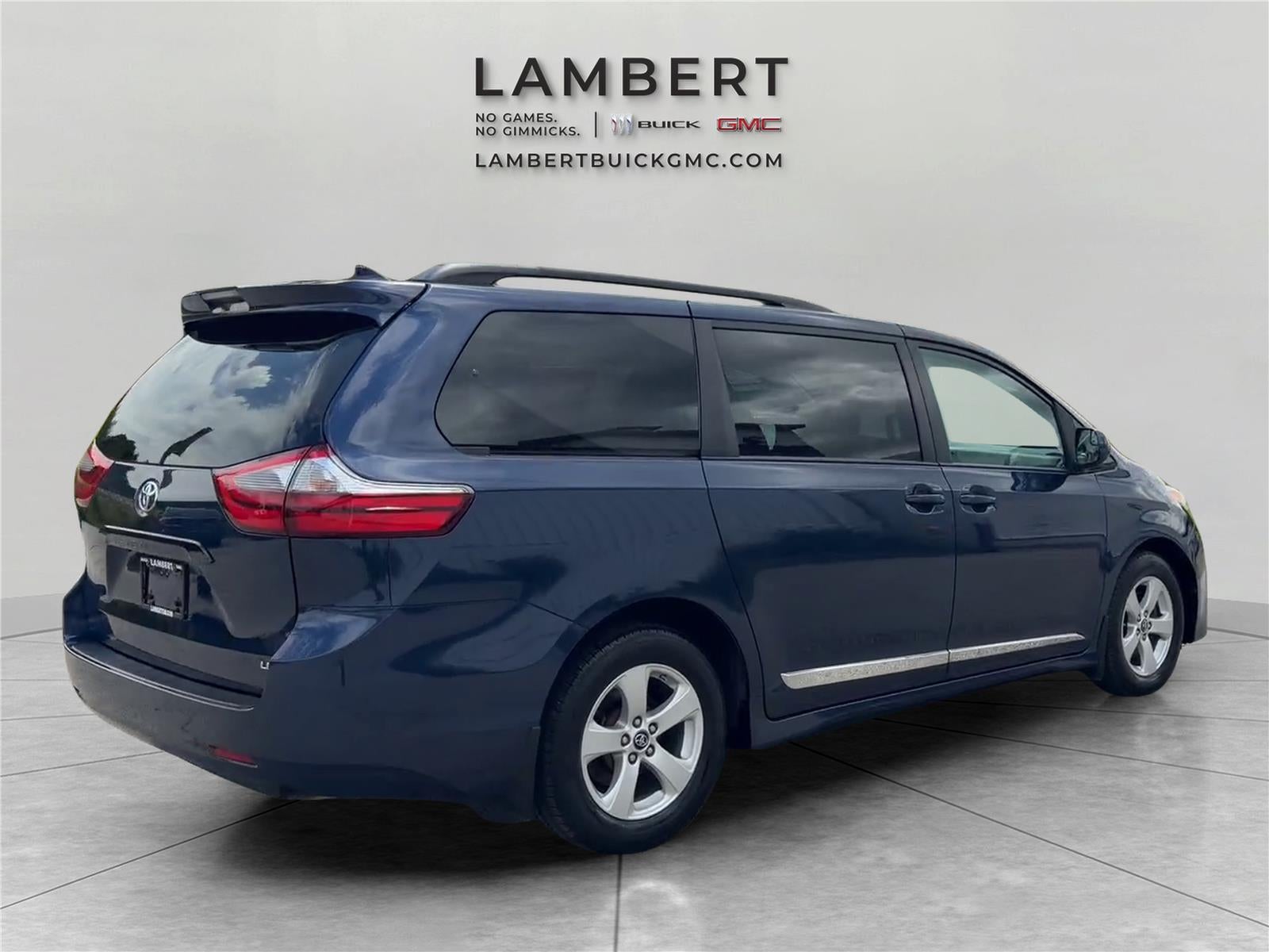 2020 TOYOTA TRUCK SIENNA LE