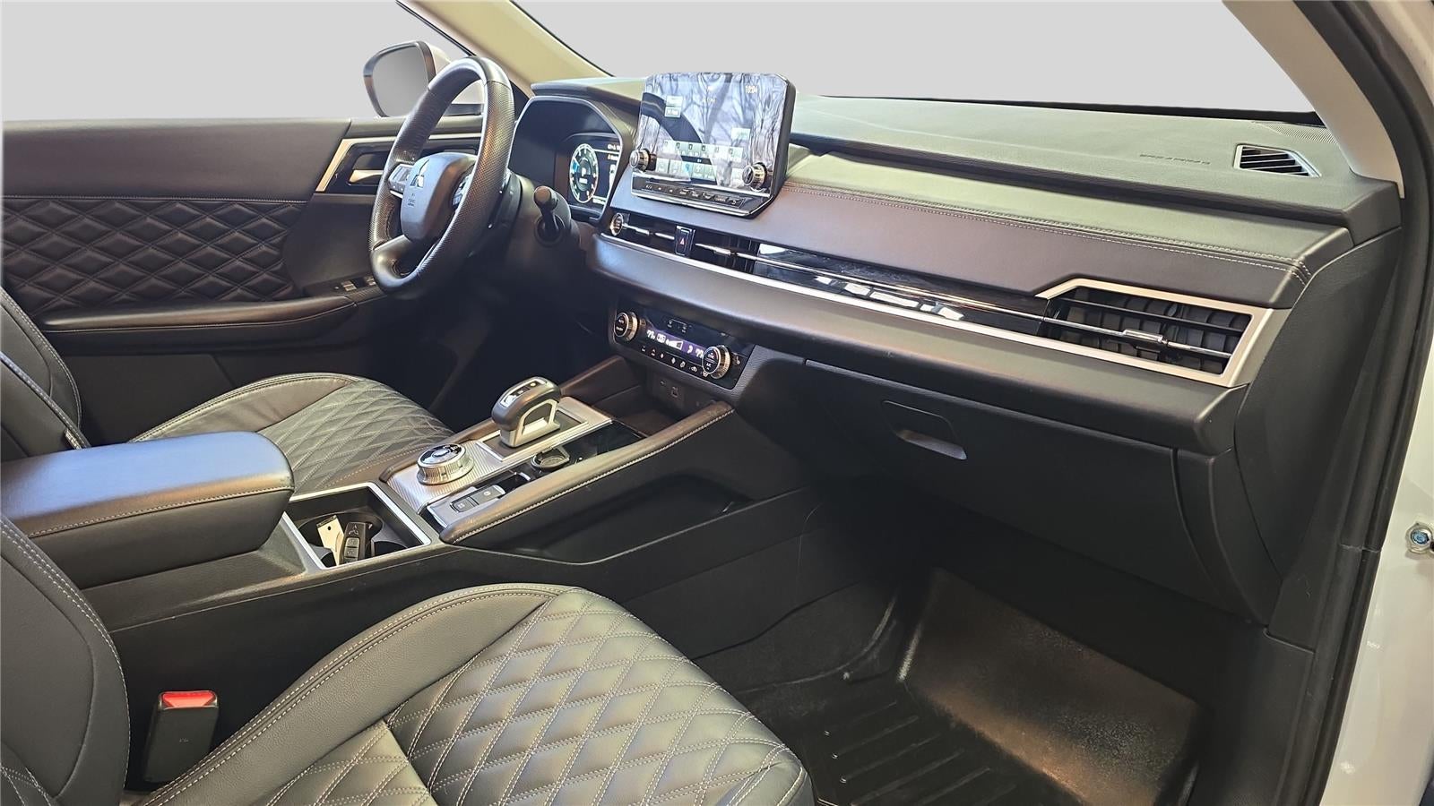 2023 Mitsubishi Outlander SEL