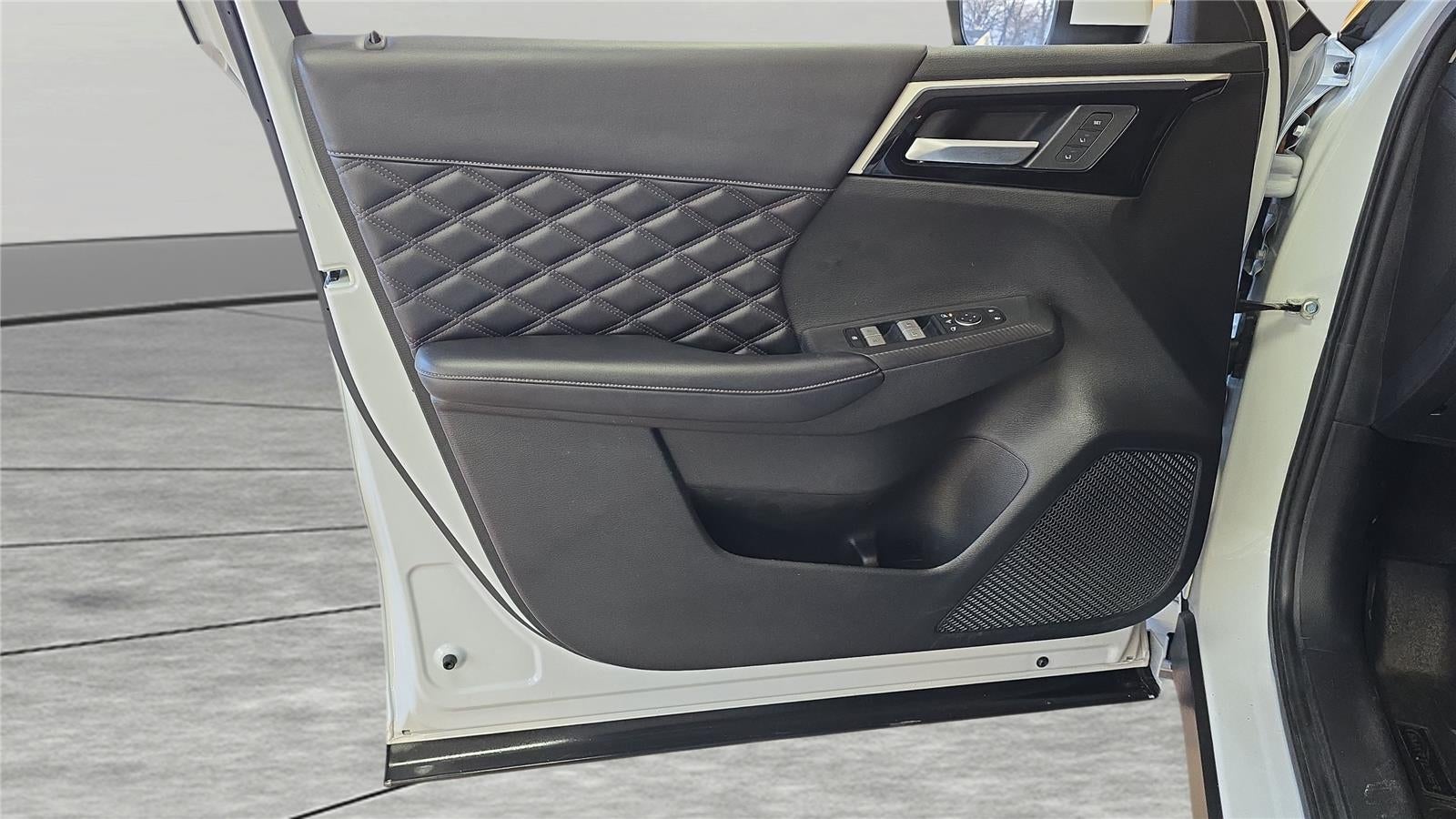 2023 Mitsubishi Outlander SEL