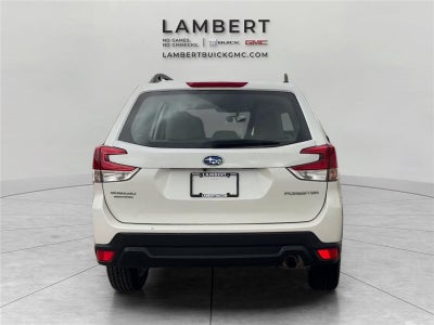 2023 Subaru Forester Base