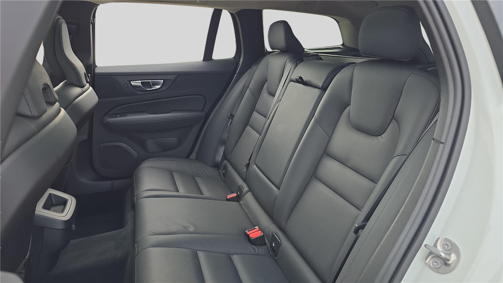 2025 Volvo V60 Cross Country Plus