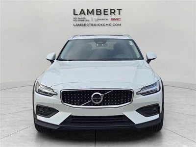 2025 Volvo V60 Cross Country Plus